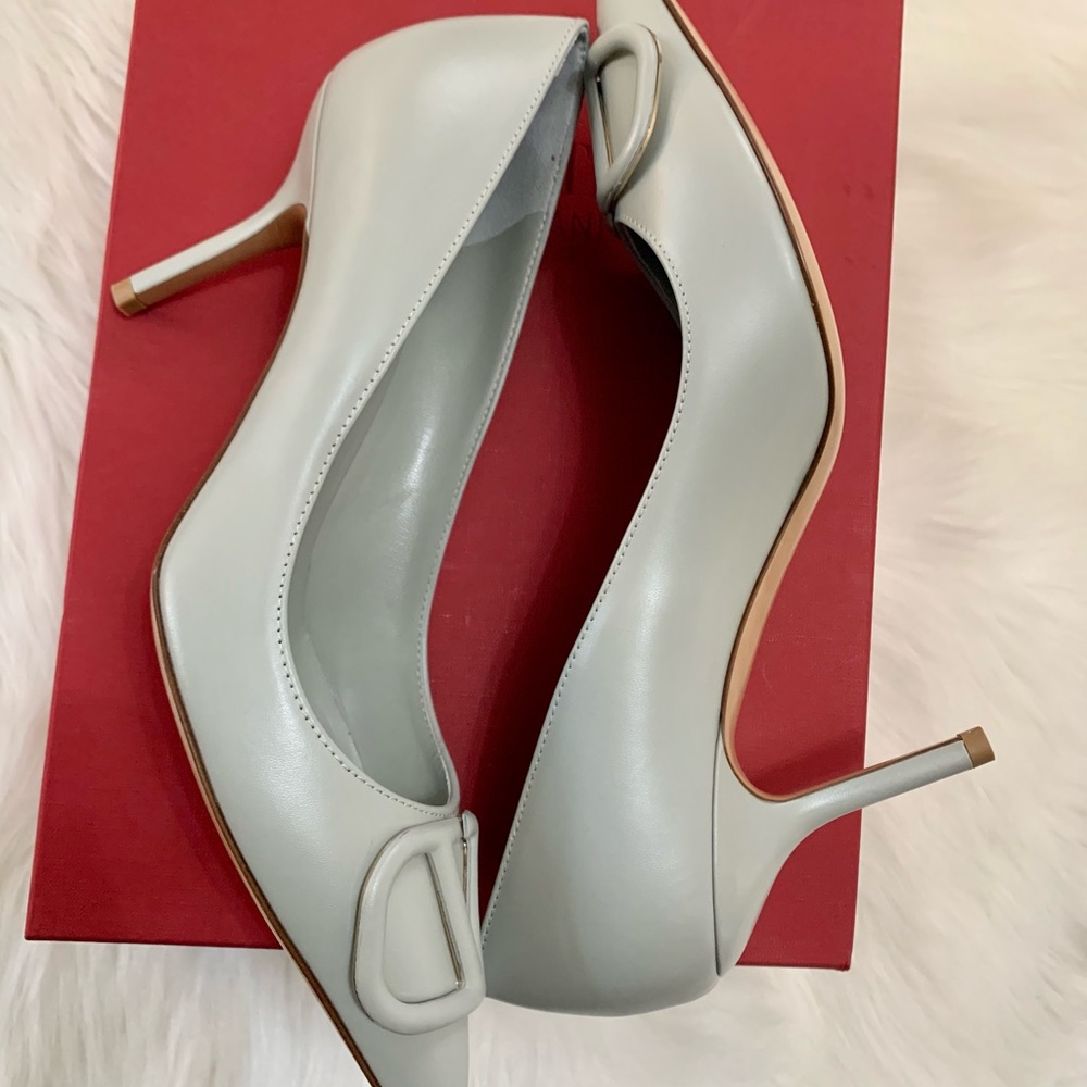 Valentino Grey VLogo Pumps - Picture 6 of 10